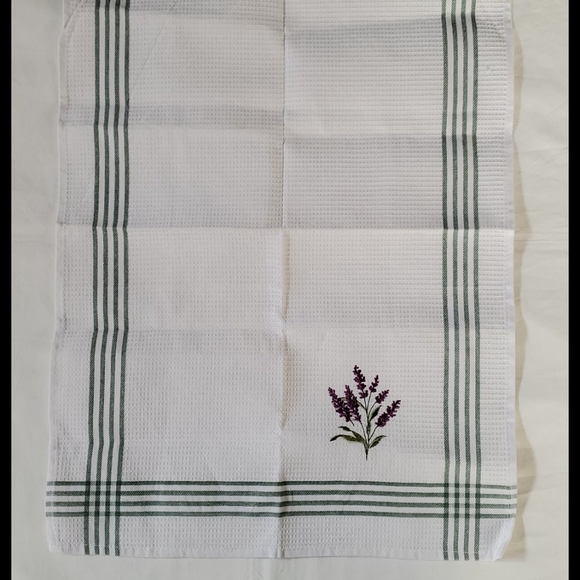 Multiple dish towels blue and white with floral design and red with stripes - Picture 7 of 10